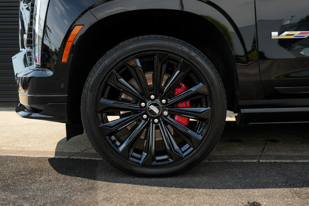 Used 2026 Cadillac Escalade V AWD/4WD image 11