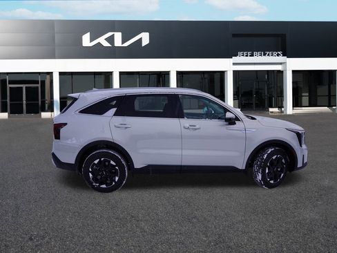 New 2026 Kia Sorento S image 2