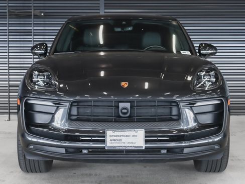 Certified 2024 Porsche Macan AWD/4WD image 8
