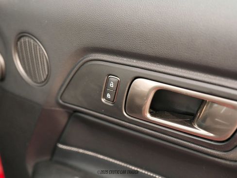 Used 2020 Ford Mustang Shelby GT500 w/ Carbon Fiber Track Pack image 45