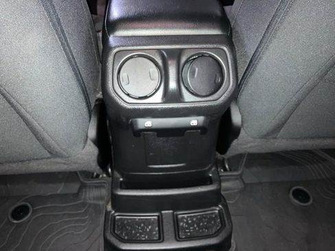 Used 2023 Jeep Wrangler Unlimited image 27