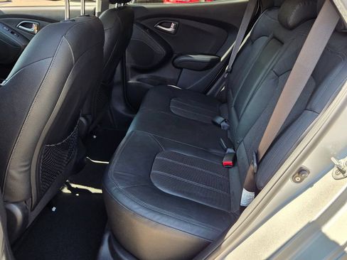 Used 2012 Hyundai Tucson Limited FWD image 11