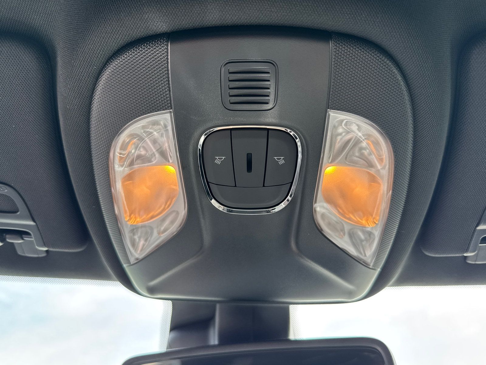 Used 2025 Jeep Compass Latitude AWD/4WD image 10