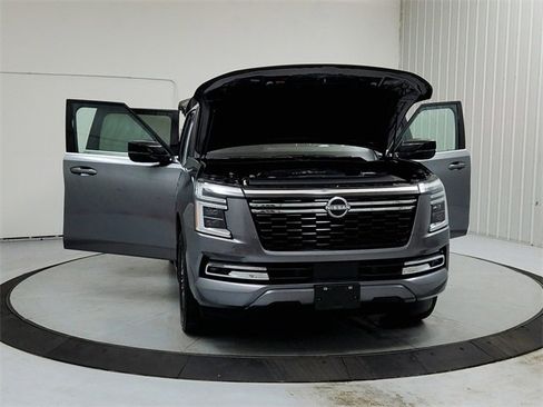 Used 2025 Nissan Armada Platinum Reserve image 10