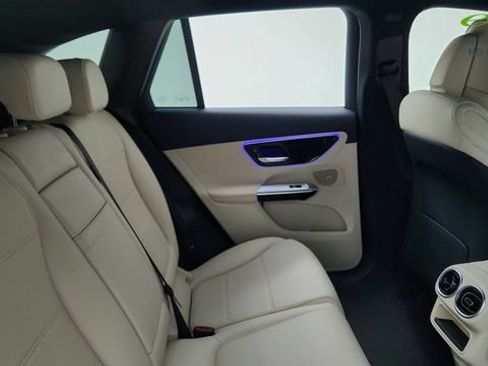Used 2025 Mercedes-Benz GLC 300 4MATIC image 27