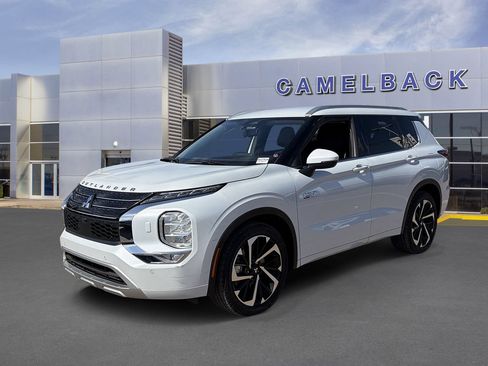 Used 2023 Mitsubishi Outlander 4WD Plug-In Hybrid image 34