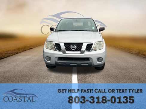 Used 2012 Nissan Frontier SV image 2