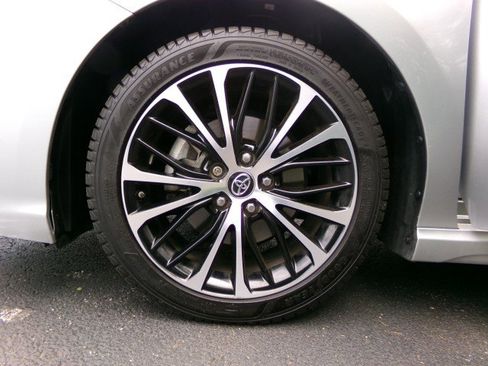 Used 2019 Toyota Camry SE FWD image 22
