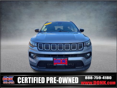 Used 2022 Jeep Compass Latitude image 3