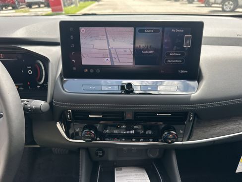 New 2026 Nissan Rogue Platinum image 20