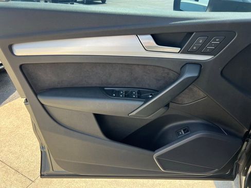 Used 2018 Audi SQ5 Premium Plus w/ Navigation Package image 32