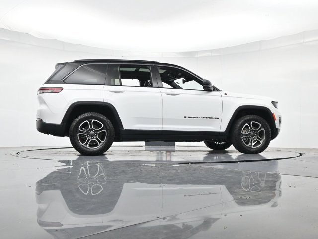 Used 2022 Jeep Grand Cherokee Trailhawk w/ ADV Protech Group II AWD/4WD image 36