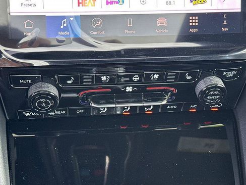 New 2025 Jeep Grand Cherokee L Limited w/ Luxury Tech Group II image 17