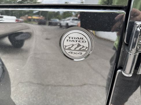 New 2025 Jeep Gladiator Willys image 9