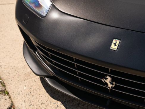 Certified 2018 Ferrari GTC4Lusso image 8