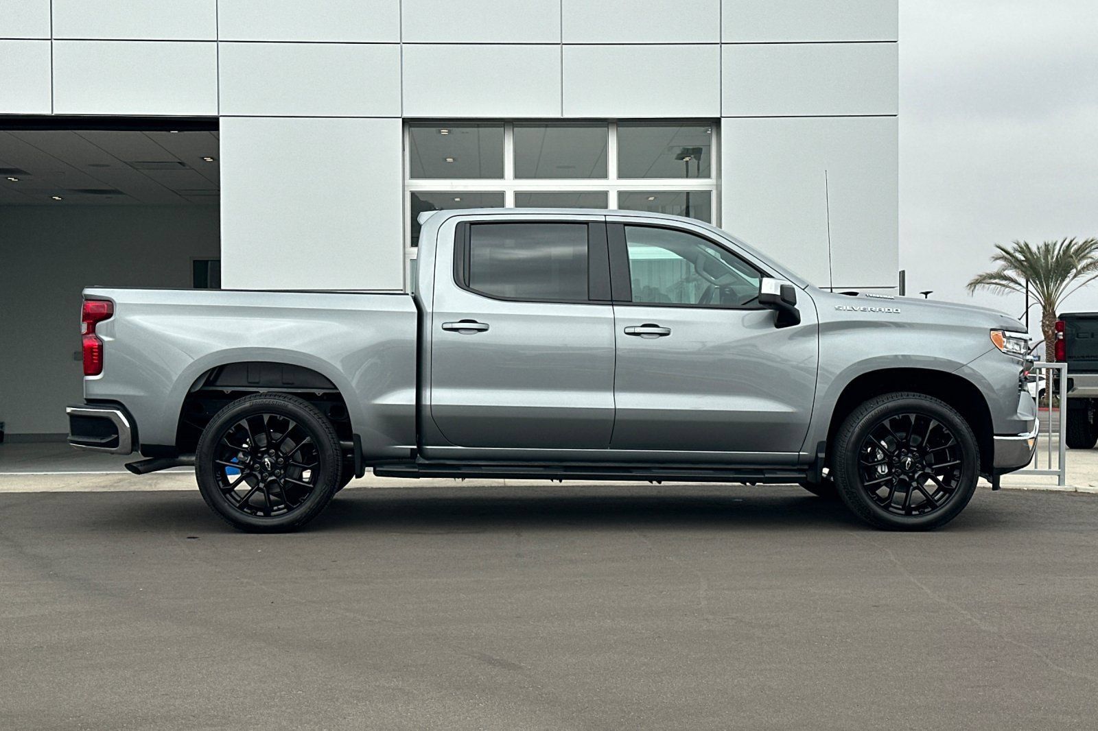 New 2026 Chevrolet Silverado 1500 LT w/ Leather Package RWD image 3