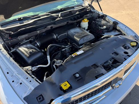 Used 2016 RAM 1500 Classic SLT AWD/4WD image 23