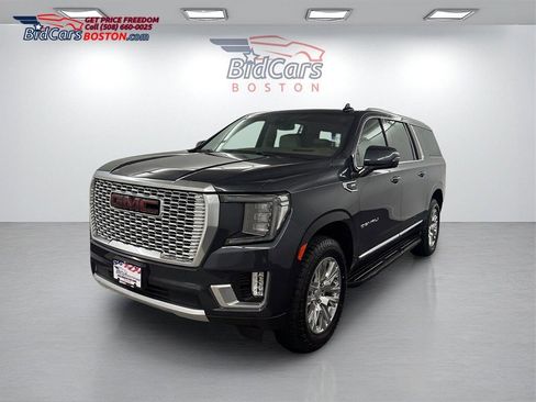 Used 2021 GMC Yukon XL Denali w/ LPO, Illumination Package image 1