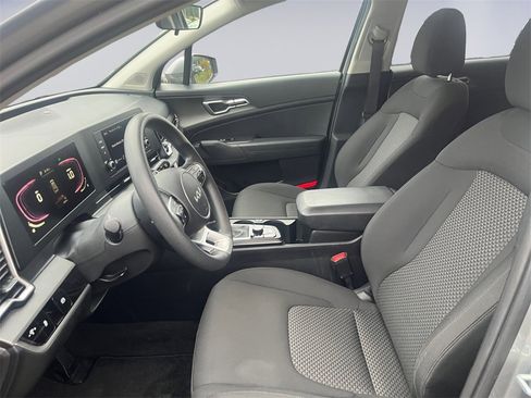 Used 2024 Kia Sportage LX image 15