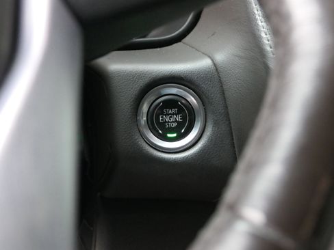 Used 2021 GMC Yukon SLT w/ SLT Luxury Plus Package image 14