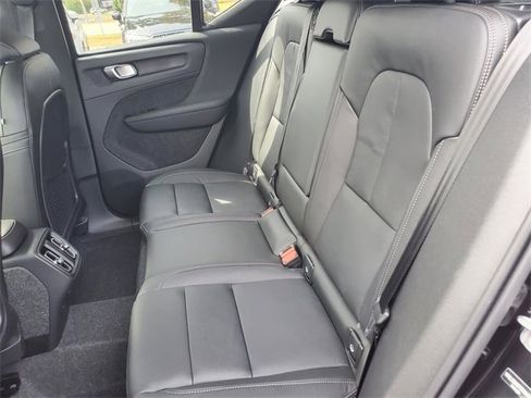 New 2026 Volvo XC40 B5 Core w/ Climate Package image 32
