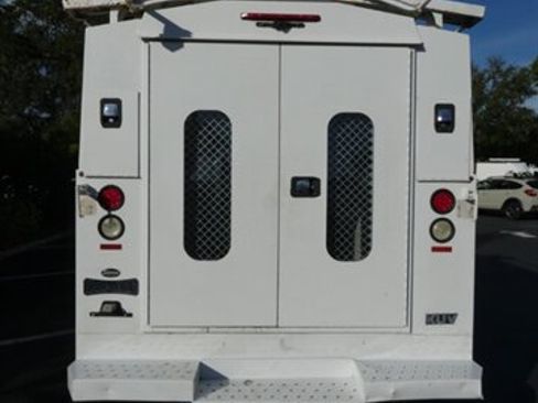 Used 2017 Chevrolet Express 3500 image 22