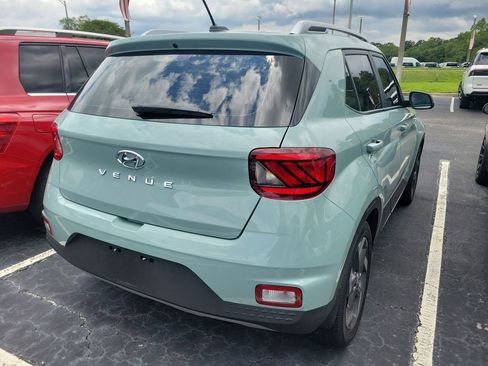Certified 2025 Hyundai Venue SEL FWD image 5