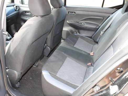 Used 2025 Nissan Versa SV image 5