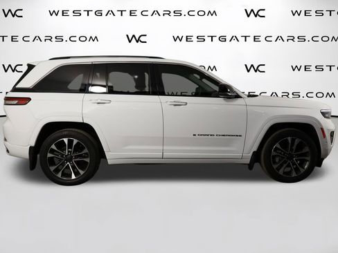 Used 2022 Jeep Grand Cherokee Overland w/ Luxury Tech Group IV image 45
