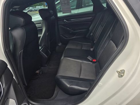 Used 2018 Honda Accord Sport image 6