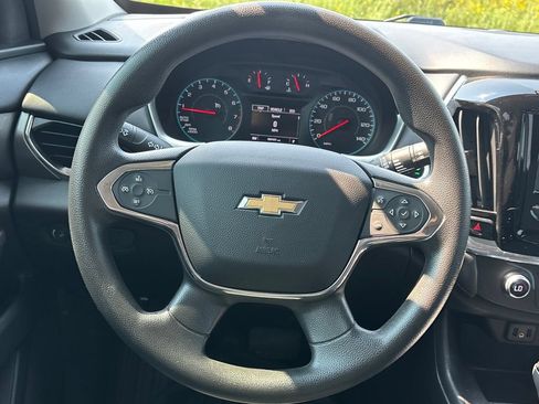 Used 2019 Chevrolet Traverse LS FWD image 18