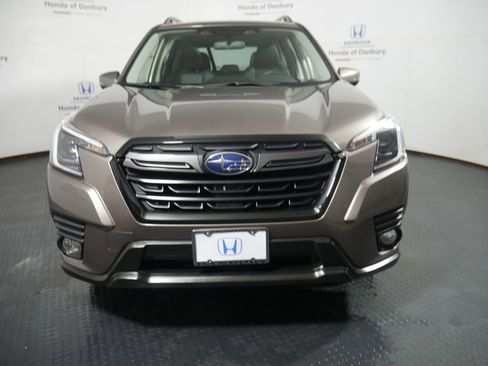 Used 2023 Subaru Forester Limited image 2
