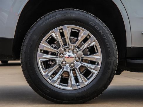 Certified 2025 GMC Yukon Denali image 9