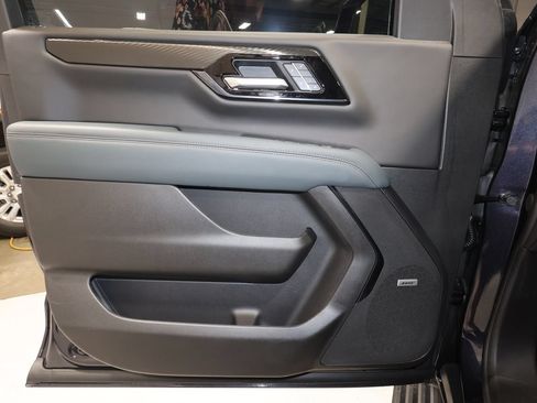 Used 2026 GMC Yukon AT4 w/ AT4 Premium Package AWD/4WD image 25