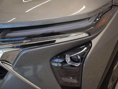 Used 2025 Chevrolet Trax LT w/ LT Convenience Package FWD image 15
