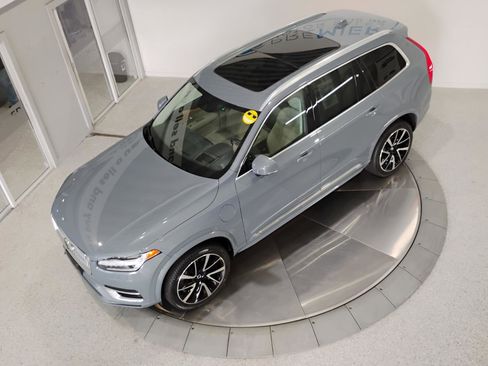 Used 2022 Volvo XC90 T8 Inscription Expression w/ Advanced Package image 3