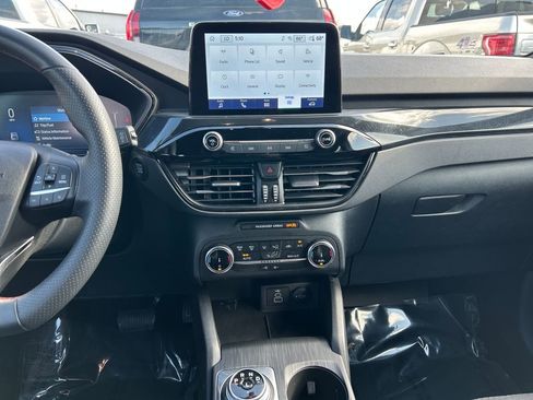 Used 2025 Ford Escape ST-Line AWD/4WD image 18