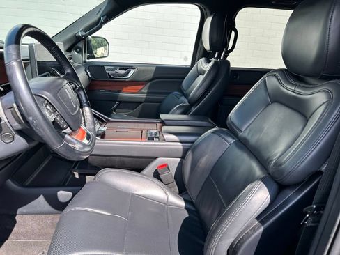 Used 2024 Lincoln Navigator L 4WD image 9