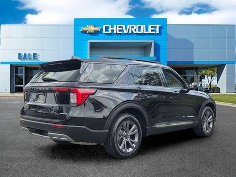 Used 2025 Ford Explorer Active w/ Active Comfort Package AWD/4WD image 3