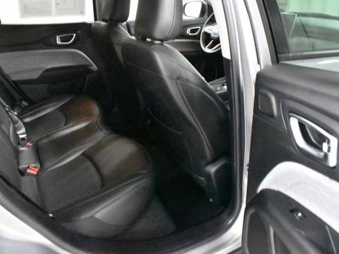 Used 2022 Jeep Compass Latitude w/ Sun and Sound Group image 14