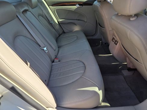 Used 2009 Buick Lucerne CXL image 11
