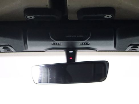Used 2018 Jeep Wrangler Unlimited Sahara AWD/4WD image 23