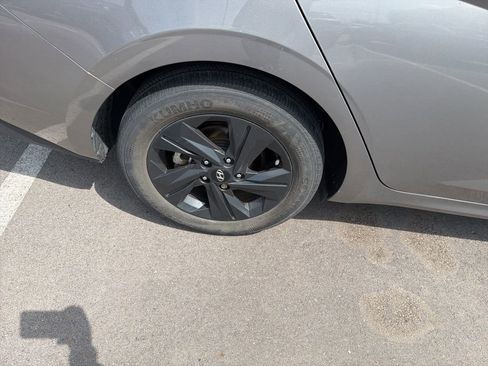 Certified 2023 Hyundai Elantra Blue FWD image 23