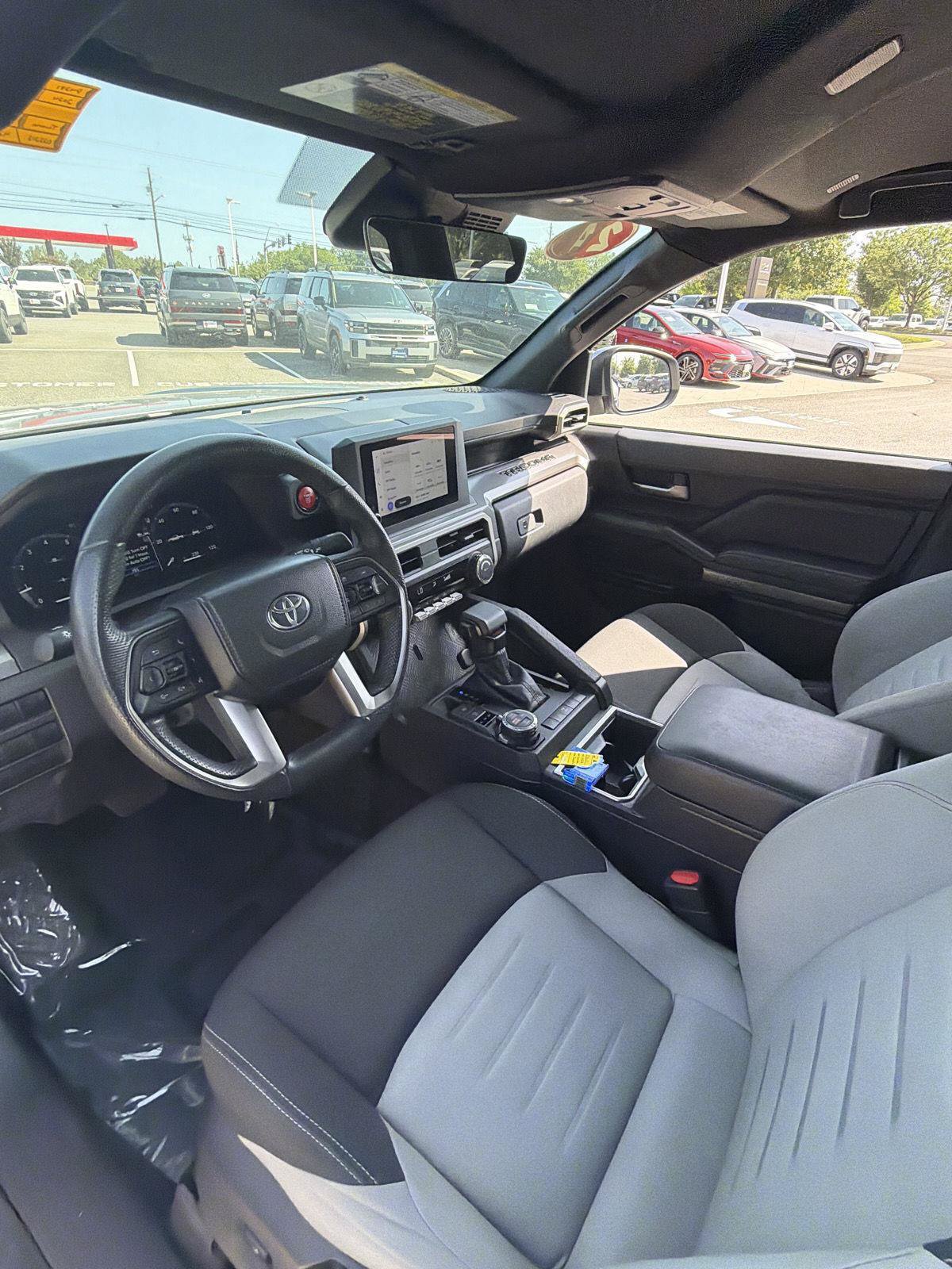 Used 2024 Toyota Tacoma TRD Off-Road AWD/4WD image 31