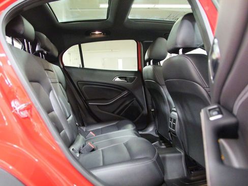 Certified 2019 Mercedes-Benz GLA 250 4MATIC image 24