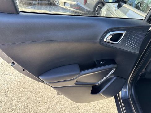 Used 2023 Kia Soul EX image 16