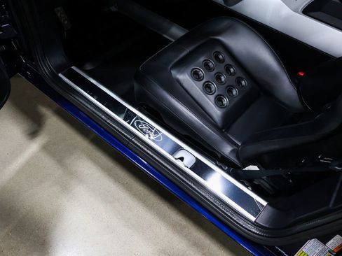 Used 2006 Ford GT RWD image 38