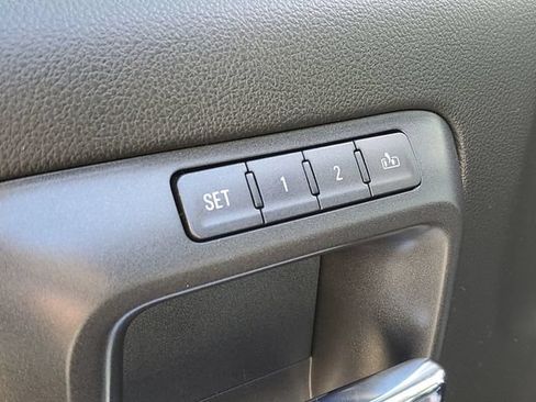 Used 2016 GMC Sierra 2500 SLT w/ Suspension Package, Off-Road AWD/4WD image 23