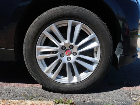 Used 2019 Jaguar F-PACE Prestige image 26