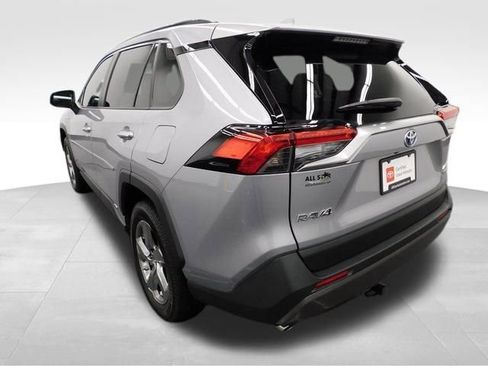 Used 2019 Toyota RAV4 Limited image 14